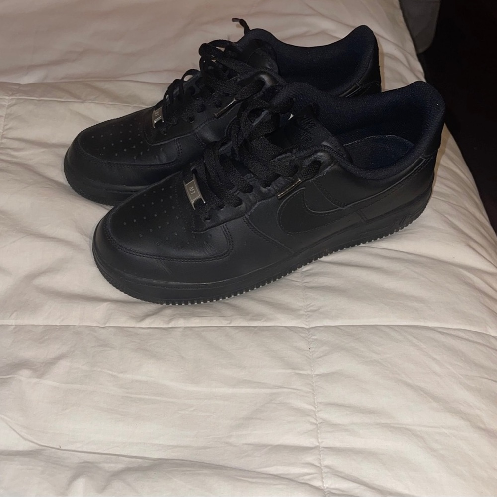 Black Nike Air Force 1